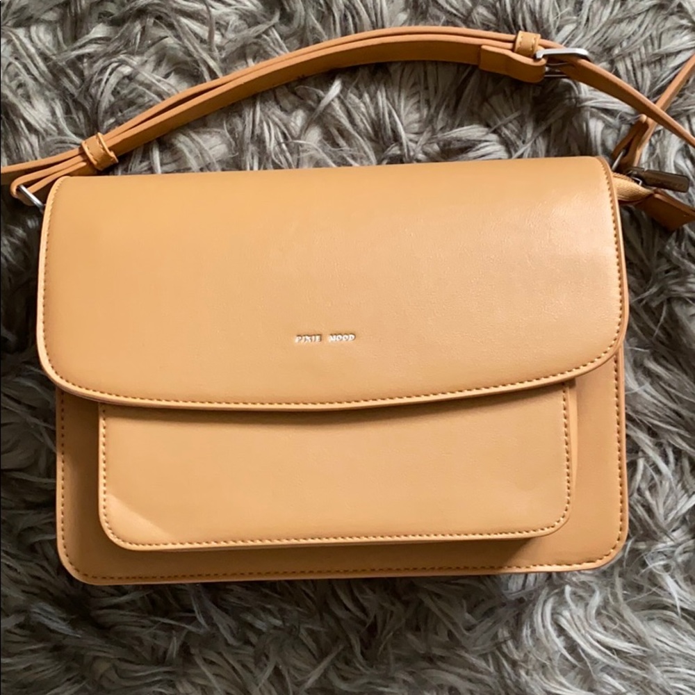 Zoe Crossbody - Cognac